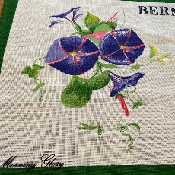 VTG Pure Linen Bermuda Flowers 30”x20” - Picture 2 of 13